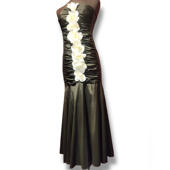 Long black evening - Picture 3 of 8